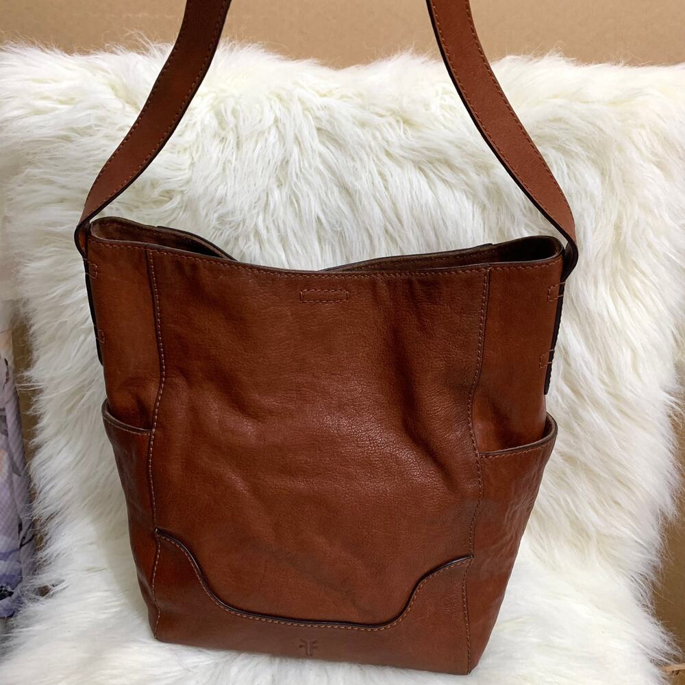 FRYE Vintage Deep Cognac Brown Leather Bucket Hobo Shoulder Bag - Picture 16 of 16